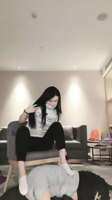 【KK】运动后原味白袜脚羞辱 bf19530