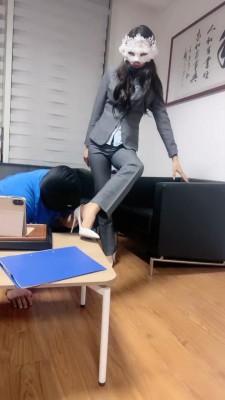 【妆主大大】办公室反差（男主管与女业务员） bf19549