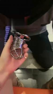 【伊兮夫妻】KTV让绿帽狗伺候 bf19481