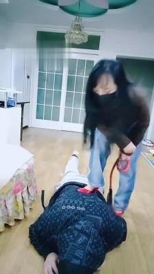 【柒柒女王】大学生狗爬过来求虐 bf19493