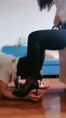 【晴雨大大】高跟黑丝踩地毯 bf19442