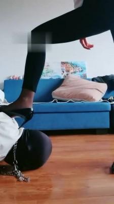 【晴雨大大】高跟黑丝踩地毯 bf19442