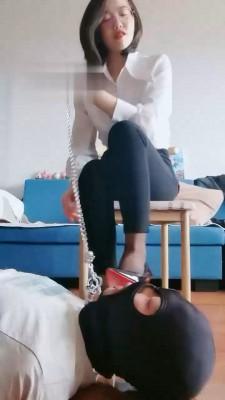 【晴雨大大】高跟黑丝踩地毯 bf19442