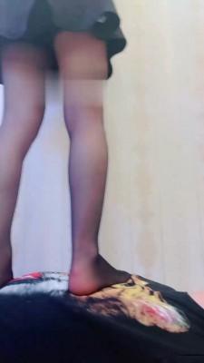 【冷凝大人】高跟黑丝踩光头佬 bf19378