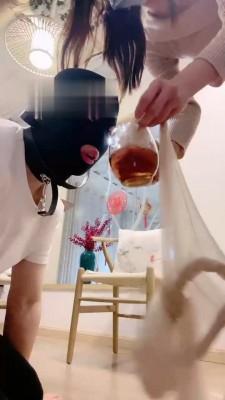 【莫莉S】茶室调偷拍的废物狗 bf19363