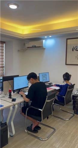 公司千金大小姐初来公司反转碰瓷混蛋经理《通往娇贵女S的经历》第一集