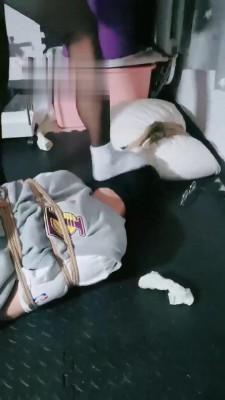 【杰哥】素人帆布鞋白袜辱狗 bf19280