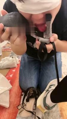 【奈奈生】男友被罚舔各种脏鞋 bf19253