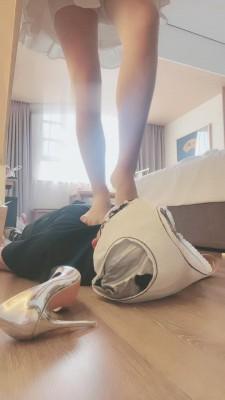 【桃子老师】白靴萝莉主暴打贱奴 bf19184