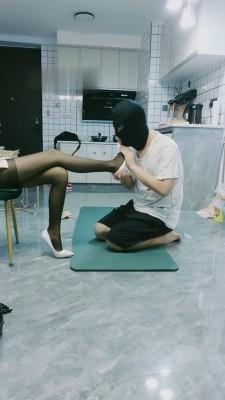 【小小小魔女】沐足小姐黑丝调狗 bf19156