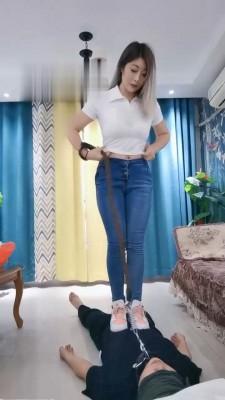 【小希祖宗】运动鞋全体重踩踏 bf19228