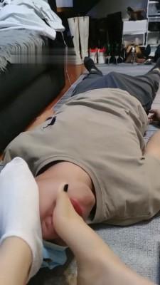 【丫丫啊】大学生S恋足深喉场 bf19157