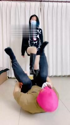 【美离子】堵上狗嘴重度踢踹碎蛋 bf19175