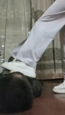 【文文文】被素人姐姐小白鞋虐 bf19001