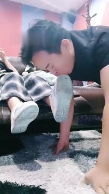 【萱萱】私人影院脏鞋臭袜辱【双视角版】 bf18996