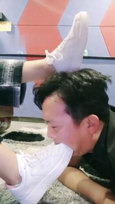 【萱萱】私人影院脏鞋臭袜辱【双视角版】 bf18996