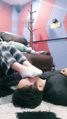 【萱萱】私人影院脏鞋臭袜辱【双视角版】 bf18996