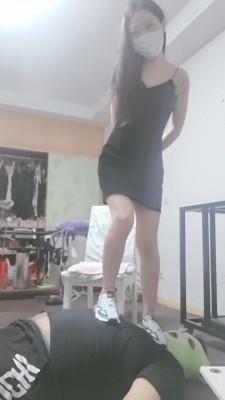 【御姐S】邻居胖哥喜欢我的运动鞋 bf19079