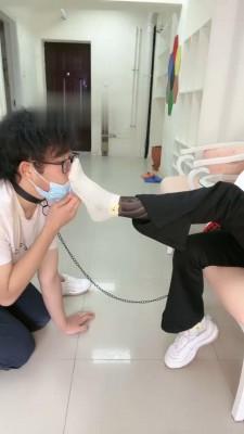 【秋秋】女瑜伽教练踩虐 bf19071