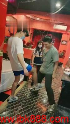 【重庆男神】情趣酒店情侣调绿帽 bf19093