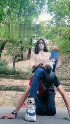 【小劳拉】户外山顶骑马【完整版】 bf18915