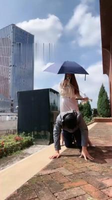 【一嬛】超美御姐户外遛狗 bf18873