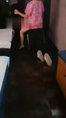 【美帝】当着素人技师的面调狗 bf18820