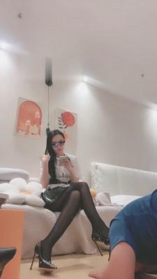 【嘉倪】模特黑丝高跟辱脚垫【完整版】 bf18772