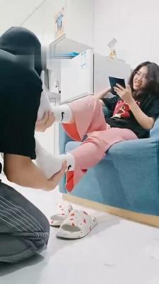 【嘉妮】闻运动后的棉袜臭脚【完整版】 bf18804