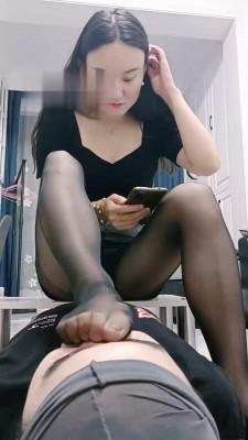 【飞扬女王】棉袜+黑丝辱地毯 bf18777