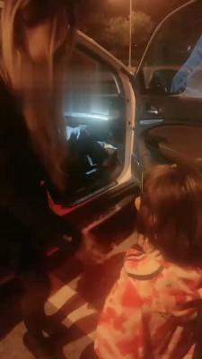 【开发素人】户外路边和闺蜜调母狗 bf18679