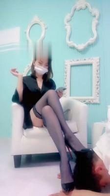 【茹雪】高跟黑丝脚下犯贱狗 bf18625