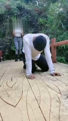 【暴力美学】户外发现小乞丐虐成狗【双视角版】 bf18586