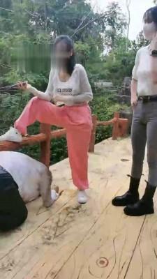 【暴力美学】户外发现小乞丐虐成狗【双视角版】 bf18586