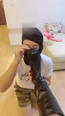 【奶味茶茶】舔闻长靴黑丝/裸足深喉 bf18603