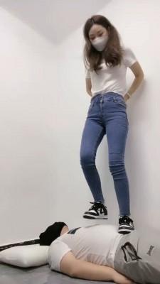 【虞姬S】运动鞋白棉袜踩地毯狗 bf18206