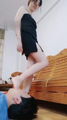 【小猫咪】素人S高跟黑丝的崇拜【双视角版】 bf18141