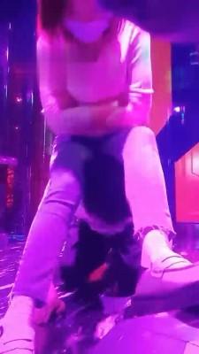 【奶欲】KTV开发服务生 bf18180