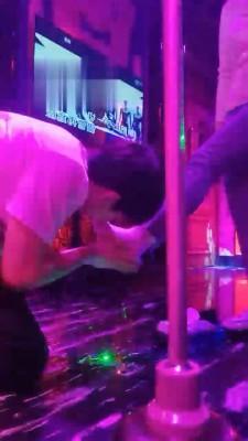 【奶欲】KTV开发服务生 bf18180