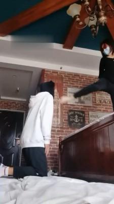 【S奶欲】吊打贱狗棉袜深喉 bf18201