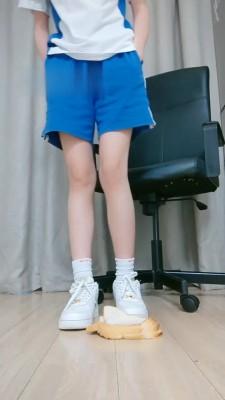 【暴力美学】学生服空姐一号踩面包 bf18122