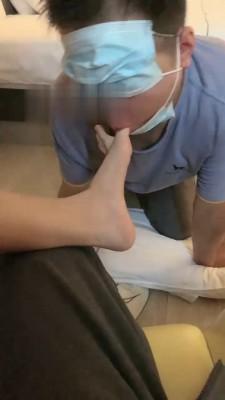 【夏夏s】聚会偷闻袜子被驯化 bf18120