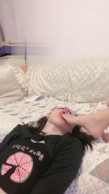 【初见】母狗近距离舔脚 bf18555