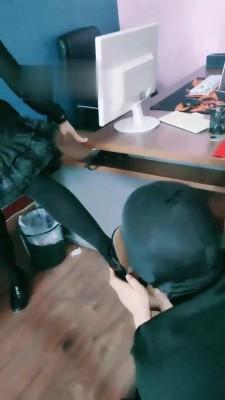 【褒姒女王】办公室狂虐下贱员工 bf18520