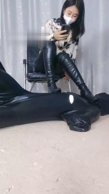 【雪儿】长靴高跟全体重踩踏 bf18560