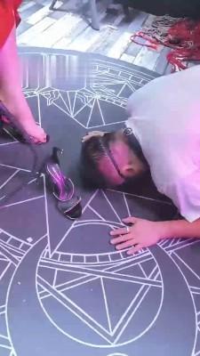 【美帝】带私奴参加聚会 bf18569