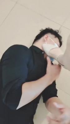 【德意户外男神】暗访成功被大姐强制舔脚 bf18551