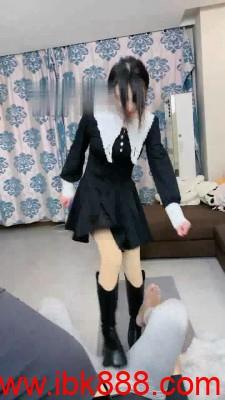 【麋鹿银儿】双S美女素人与众不同的踢裆场 bf21653