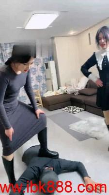 【麋鹿银儿】双S美女素人与众不同的踢裆场 bf21653