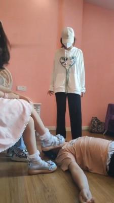 【最抗揍M】4个素人精神小妹首虐 bf18384